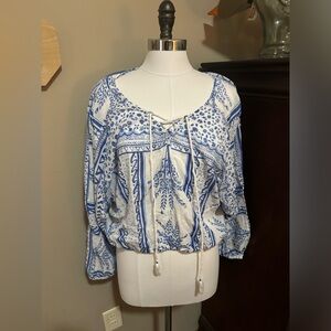 Women's FREE PEOPLE Tunic shirt Blue & White Medallion Print Cotton